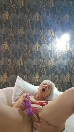 Sofy13: MILF Zralá Děvka Hraje S Jejím Mokrým Klitorisem