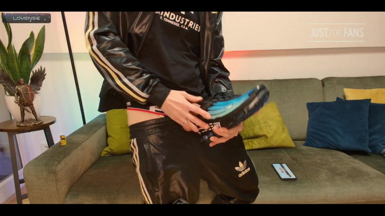 Roman Heart: Adidas'a boşalma