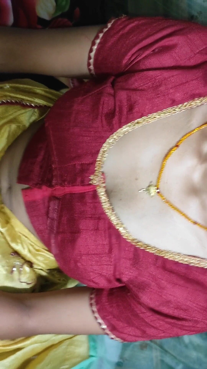 Gini272: Bhabhi Dalam Saree Kuning Hindi Bercakap Curang Dengan Suami Berkongkek...
