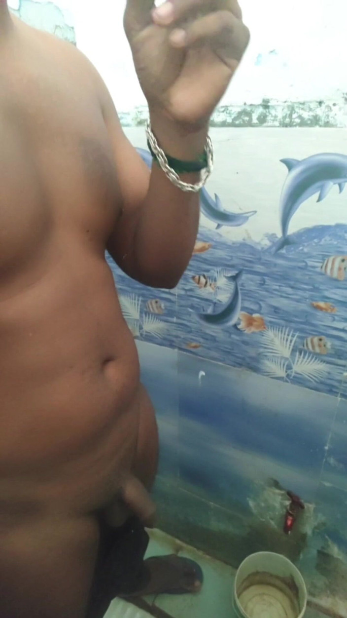 Mrkingr: Gym Boy Bathroom Masturbating