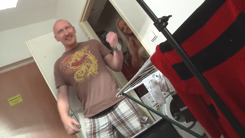 German amateur - 100% German hardcore videos: Urocza milf z dużymi cyckami zostaje wyruchana w casting