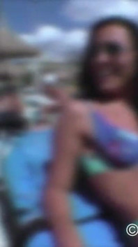 Curva blondă sandra pe plajă în bikini vrea să se fută!