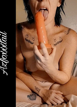 AzFoxxxTailPhelicia: Dildo lutschen und spucken 1