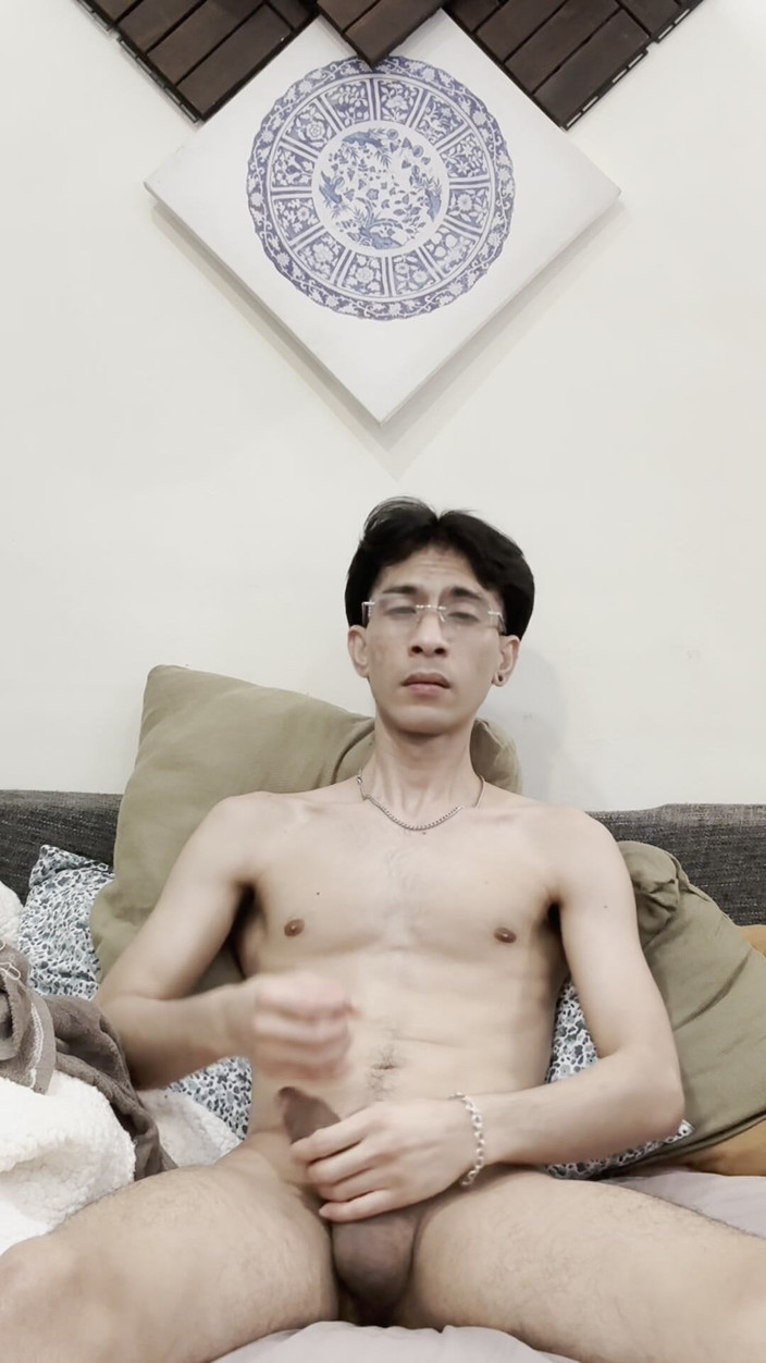 BigMacDriller: Süßer twink liebt es, seinen großen schwanz zu wichsen!