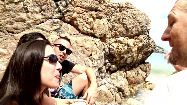 German amateur - 100% German hardcore videos: Mädchen mit dickem arsch reitet auf den felsen