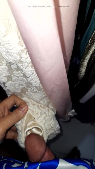 Naomisinka: Saténový šatník, saténové nebe