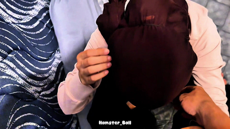 Hamster_Ball: Müslüman kız arkadaşım büyük bir yarağım olmasına şaşırdı, hahaha