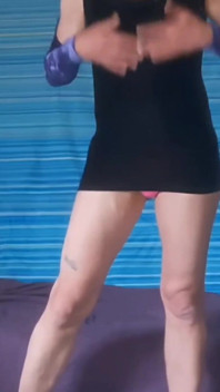 내 새로운 작은 벨벳 드레스와 핑크 비키니