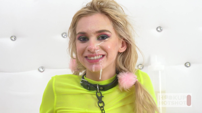 Hookup Hotshot: Barevné Goldie Chanel Shortcake Drians Jedno velké, drsné péro!