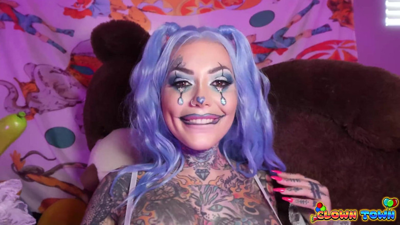 Nasty Sluts Studios: Clown Town ep.4: hottie Tiger Lilly wird vollgespritzt und kam...