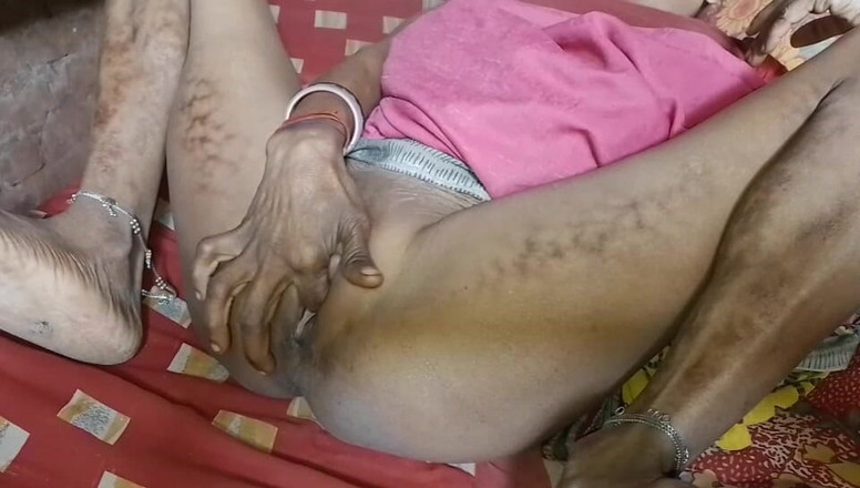 Deshi girl 9: Dneska jsem nahá, ale on nepřišel, vždycky na něj čekám