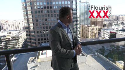 The Flourish XXX: Chad White et Keira Croft au balcon et sous la...