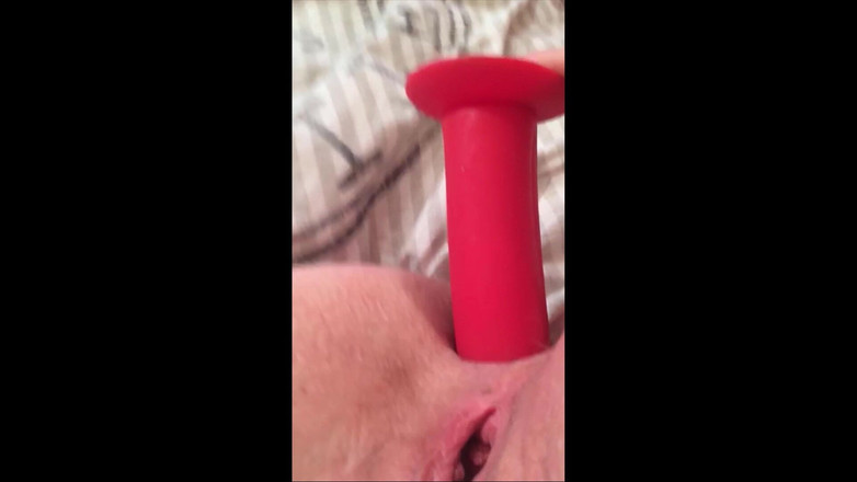 MissFFW: 내가 가장 좋아하는 빨간 딜도와 애널 섹스