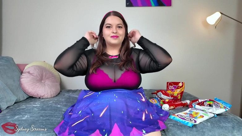 Sydney screams fetish: Rubbing Your Belly &amp; Feeding You Fatter