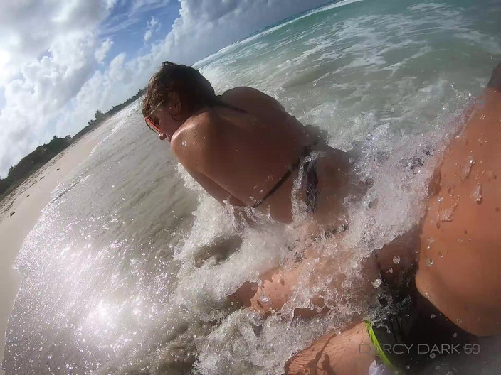 Дарси Дарк: Трах на пляже. Darcy Dark