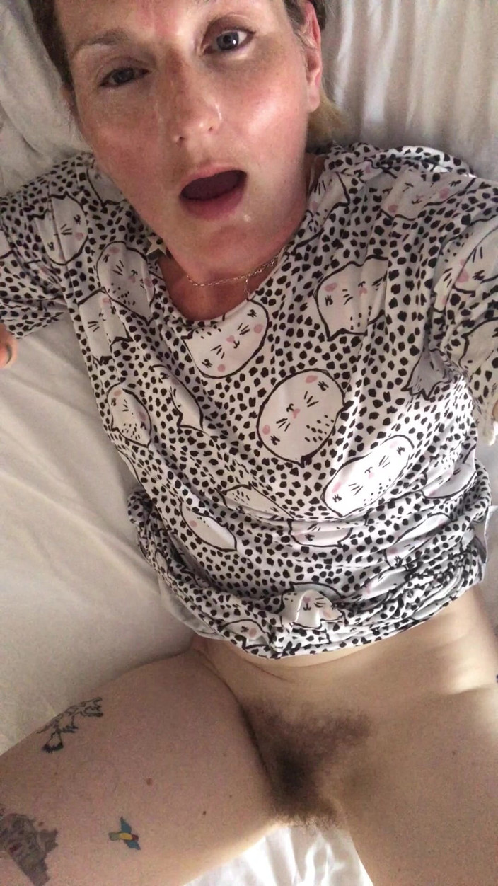 MistressWriggler: Fața Mea De Orgasm Sexy Și Transpirată Cu Ochi Încrucișați