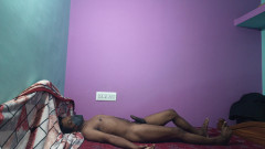 Sreejith: Cowok ini crot dua kali berturut-turut dalam 10 menit sampai orgasme...