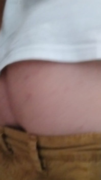 โชว์ตูดเธอในห้องน้ำสาธารณะ