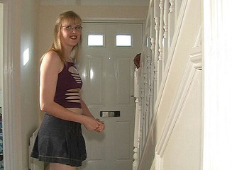 Digi Creationsxxx: Adam İngiliz genç kız arkadaşını büyük zenci yarağı denemesi için getirdi