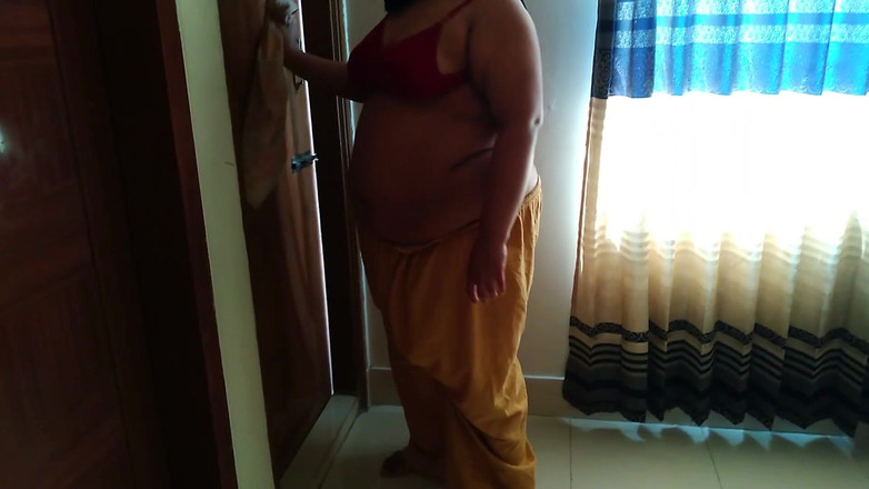 Aria Mia: Tamil Big Tits and Big Ass Desi Saree Aunty Gets...