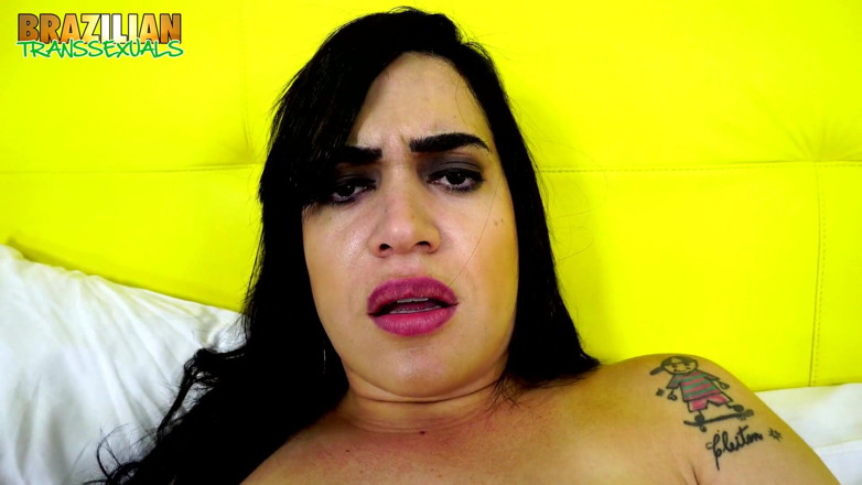 Brazilian Transsexuals: Maite Bitencount slår sin kuk