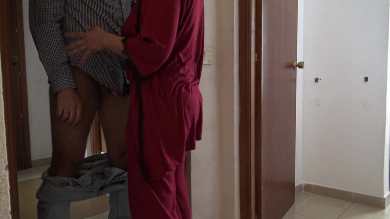 Stepmom Susan: Aldatılan evli kadın Amazon kuryesi adamın sürtük ağzına boşalmasına izin...