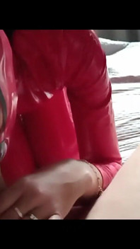 MILF Blowjob sempurna dengan air mani menelan sudut pandangan dekat