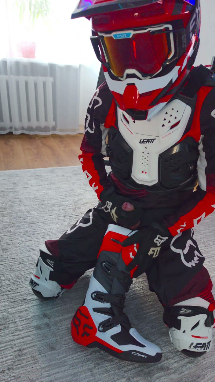 Sneakersmax98: Playing with Motorcycle Boots