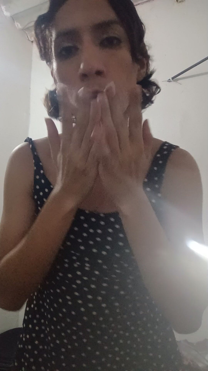 Femboy from Colombia: Những khoảnh khắc khiêu vũ gợi cảm mới này