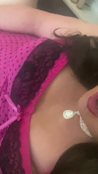 Cd Krissy Sweets speelt met haar, ze speelt en haar strakke tush