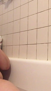 Naked Big Boobs BBW in the Bathtub