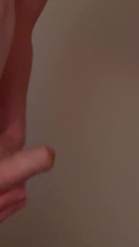 Masturbazione di un ragazzo solista un grosso cazzo magro - video personali su richiesta
