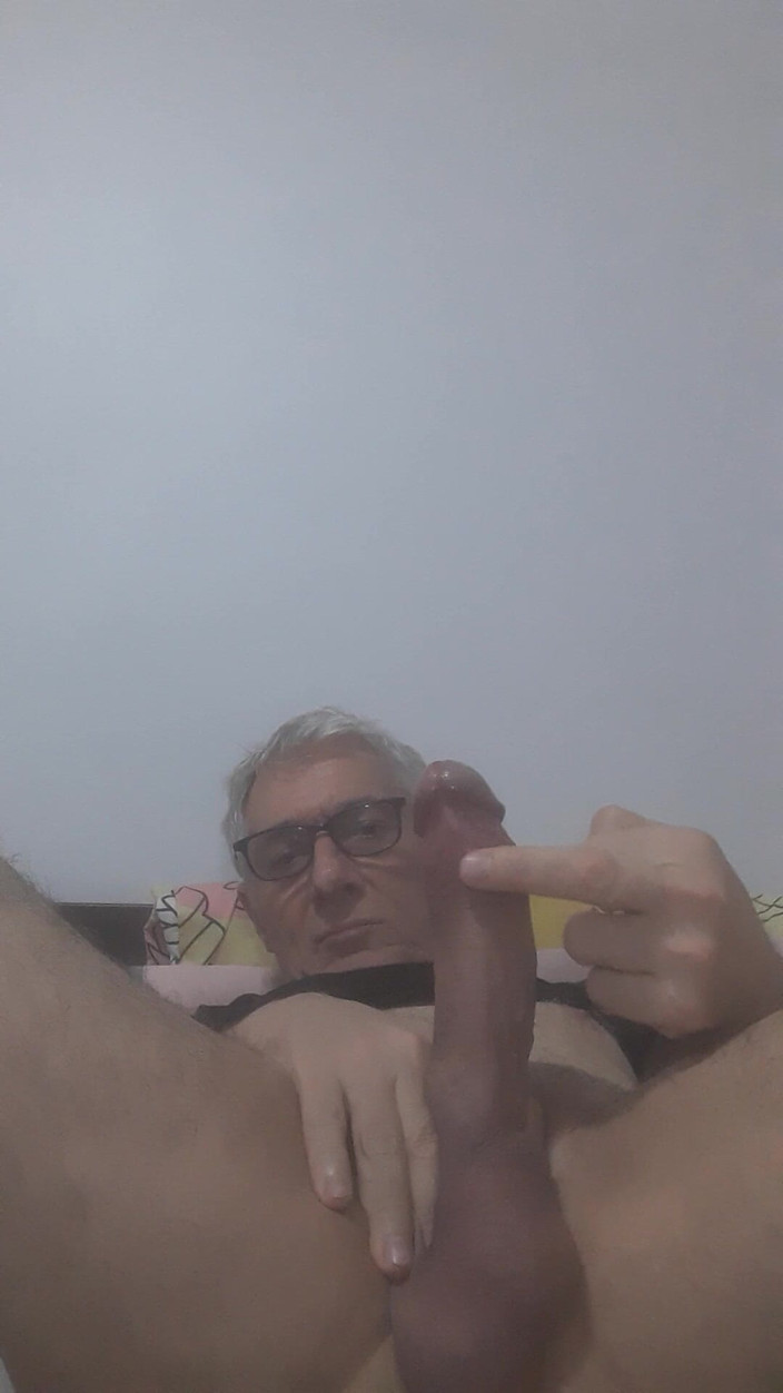 Big uncut hard cock: Fontane wytryski potwór kutas