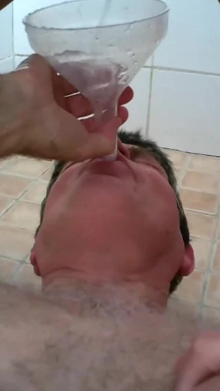 Femdom Austria: 4 Girls Piss Femdom