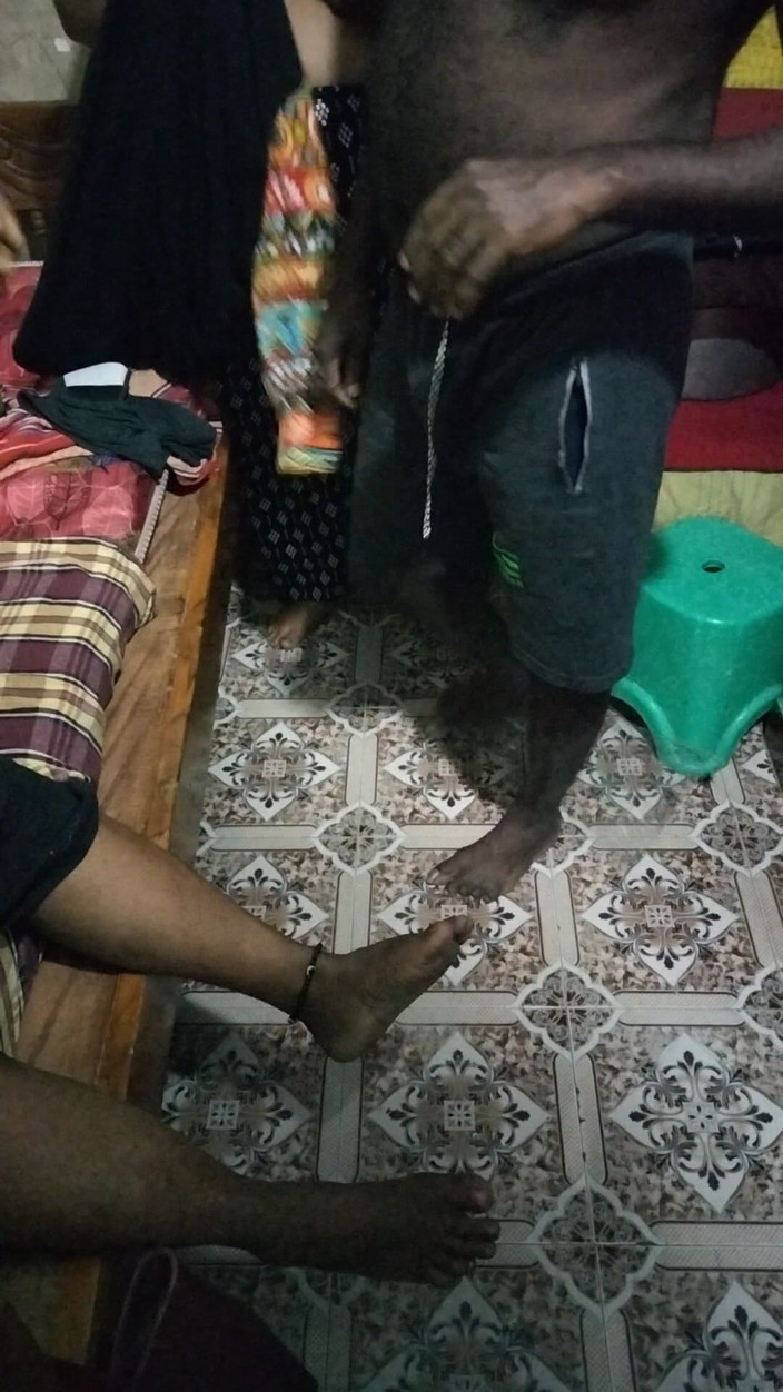 Tamil lesbian: Chạm vào bộ ngực nói chuyện nóng bỏng