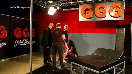 GGG John Thompson Studio: Curva roșcată are parte de ejaculare multiplă masivă pe față...