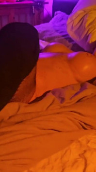 Seksi Süper Ateşli Olgun Nine Bağlı, Azdırıyor, Yalıyor Ve Her Yere Fışkırtana Kadar Sikiliyor.