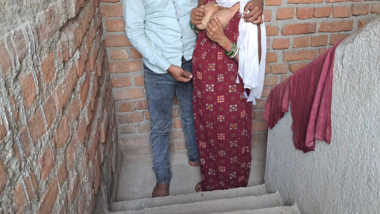 Trilokinath: Village Gorąca Bhabhi