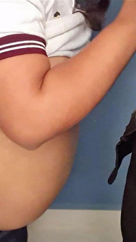 Kåt lärare fick en ung student gravid och nu knullar han henne varje dag efter college