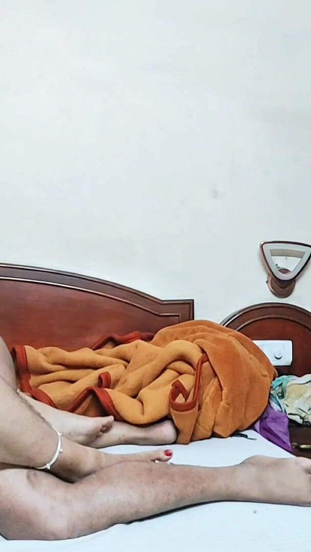 Laxmixh: Bhabi MILF Desi India Pergi Ke Hotel Sebagai Teman Wanita,...