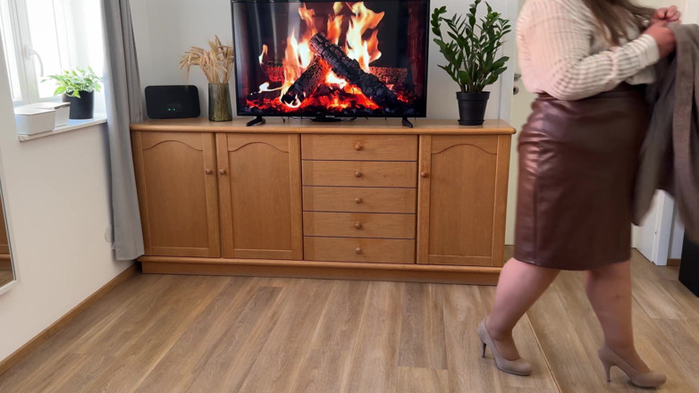 OurFetishLife: Birthday Gift for a Single Mature Stepmother!
