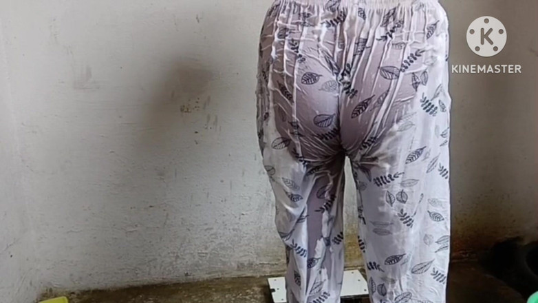 Ankurpriya000: Văzând frumoasa tinerețe a cumnatei