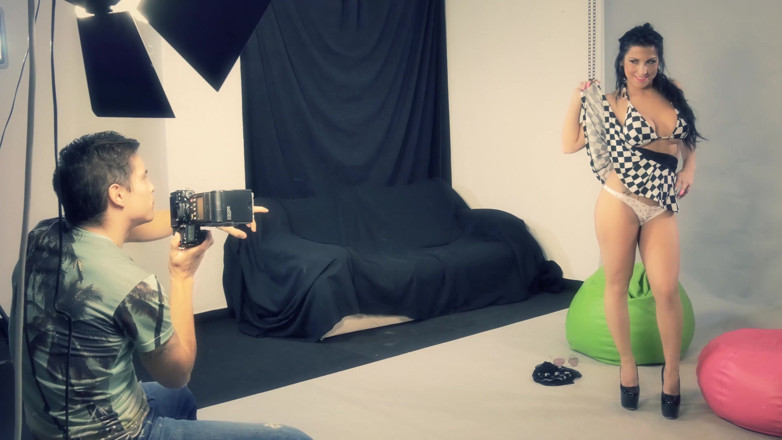 Porntugal: Büyük memeli modelle fotoğraf sikişiyor