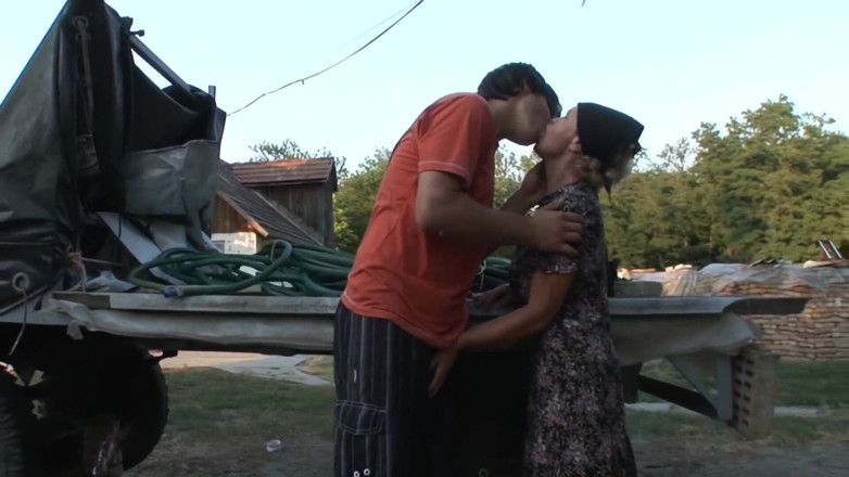 Xtime Grannies: Femeie matură cu sâni mari futută tare de un penis...