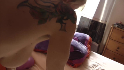 German amateur - 100% German hardcore videos: La dolce milf tedesca gioca a casa