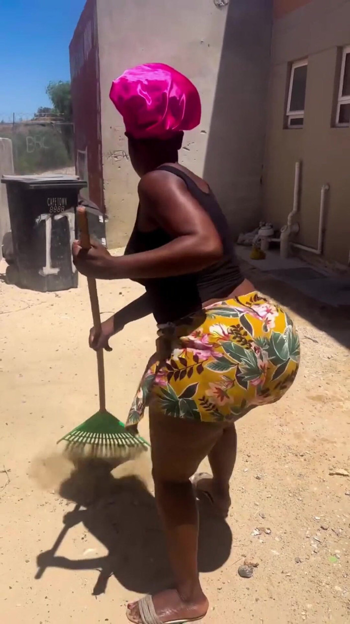 Poppa's Sweet Summer Butter Ball: Assistindo Minha Tia Se Limpar