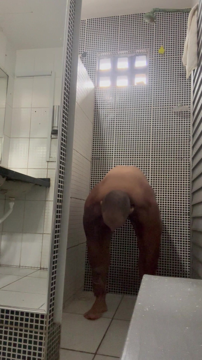 Oxe Nandinho: Shall We Take a Shower?