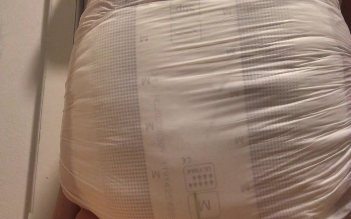 ABDL Diapers by Norsken77: Twink está sucio
