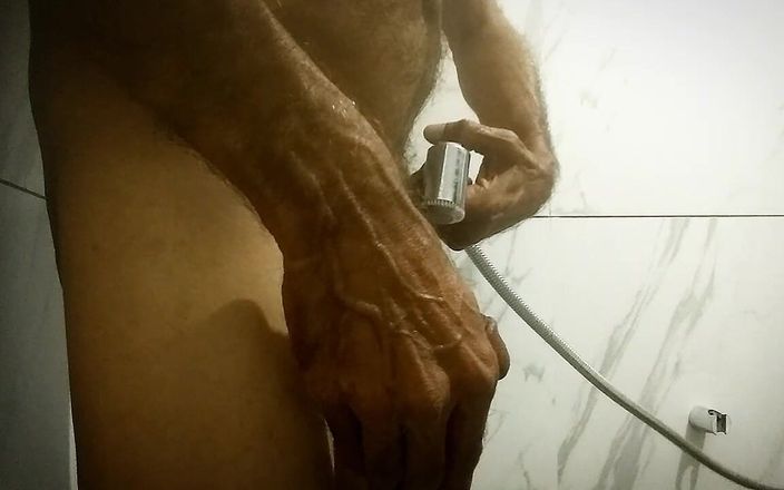 Mevidsx: Dick Clean with Shampoo