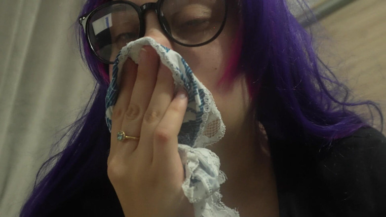 AmayaMori: Bersin dari seluar dalam terpakai saya tetapi ia hanya membuatkan...